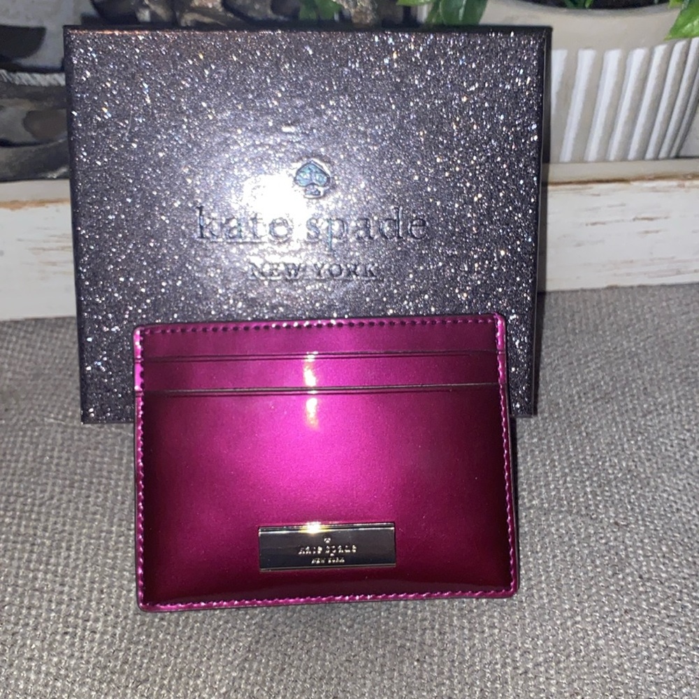 Kate Spade Kenzie Patent fabric Card Holder In Dark Raspberry, New in Box - Picture 2 of 6